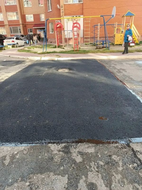 В округе Дмитрия Саурова завершены работы по ремонту дорожного покрытия на пути к школе № 56 В округе Дмитрия Саурова завершены работы по ремонту дорожного покрытия на пути к школе № 56