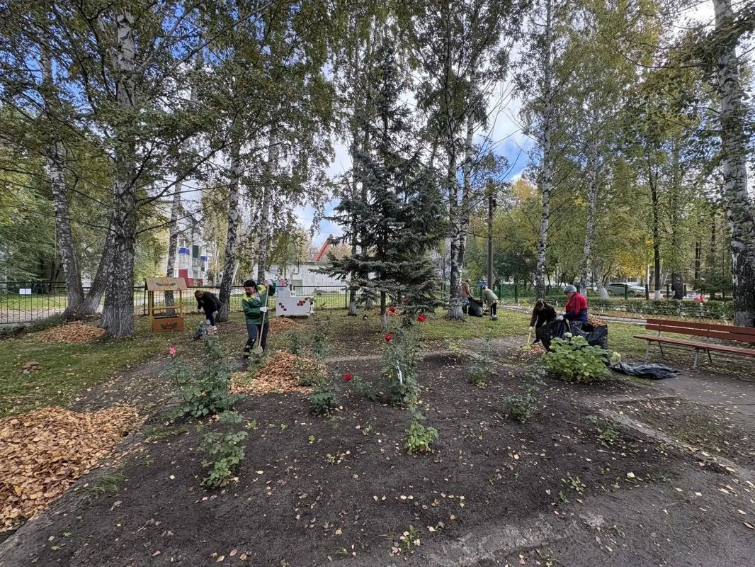 По поручению главы города Александра Болдакина в образовательных организациях города продолжается месячник по благоустройству По поручению главы города Александра Болдакина в образовательных организациях города продолжается месячник по благоустройству