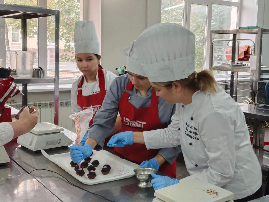 В День среднего профессионального образования в техникумах и колледжах Ульяновской области прошли тематические мероприятия В День среднего профессионального образования в техникумах и колледжах Ульяновской области прошли тематические мероприятия