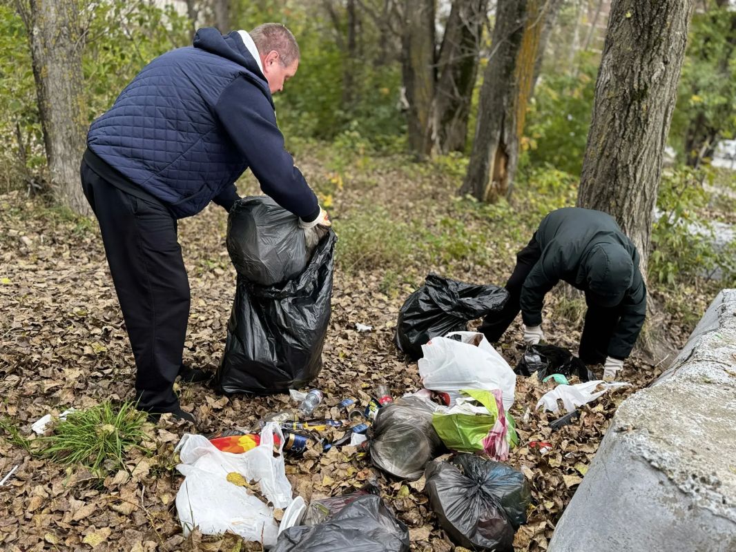 «Санитарная пятница» в Засвияжском районе: город становится чище благодаря вам! «Санитарная пятница» в Засвияжском районе: город становится чище благодаря вам!