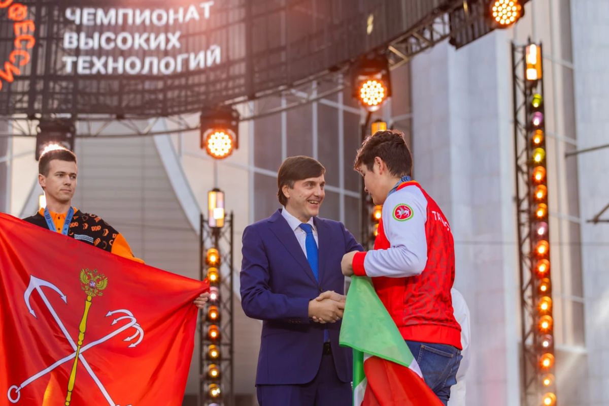Сергей Кравцов поздравил студентов, педагогов и мастеров производственного обучения с Днем среднего профессионального образования