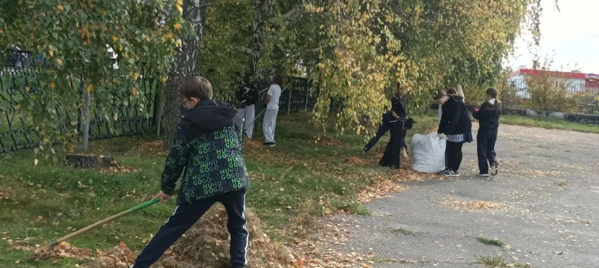 По поручению главы города Александра Болдакина в образовательных организациях города продолжается месячник по благоустройству По поручению главы города Александра Болдакина в образовательных организациях города продолжается месячник по благоустройству