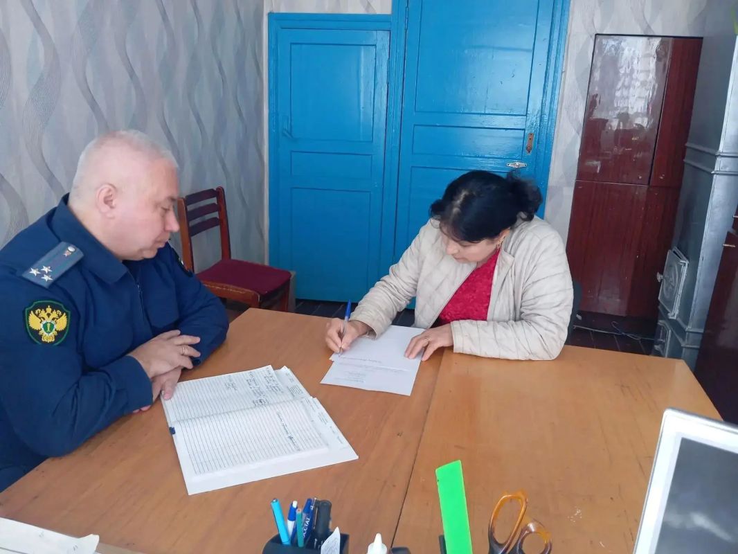 Прокурор Николаевского района Абдульмянов Р.Ш. провёл выездной личный прием жителей сел Татарский Сайман и Чувашский Сайман