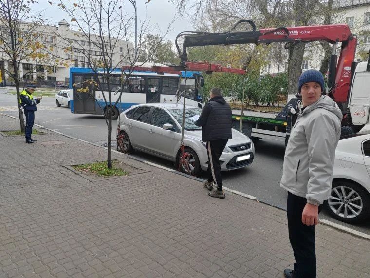 С улиц Ульяновска начата эвакуация припаркованных с нарушениями автомобилей