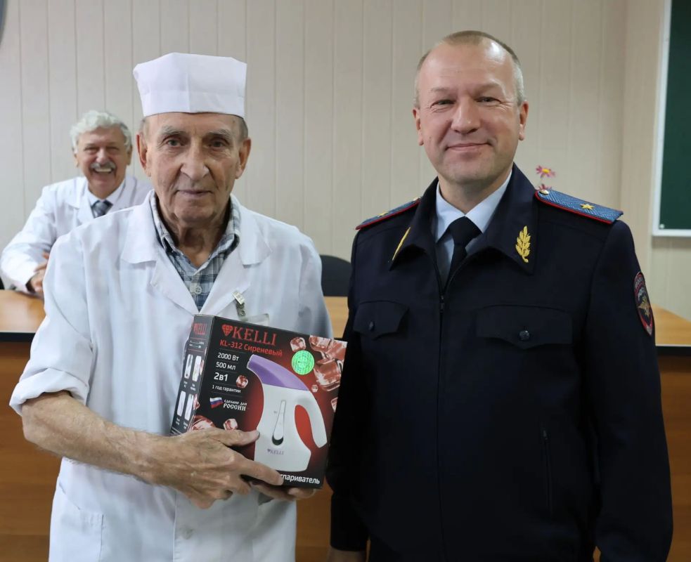Врио начальника регионального УМВД генерал-майор полиции Дмитрий Петрунин поздравил коллектив медицинской службы ведомства с профессиональным праздником Врио начальника регионального УМВД генерал-майор полиции Дмитрий Петрунин поздравил коллектив медицинской службы ведомства с профессиональным праздником