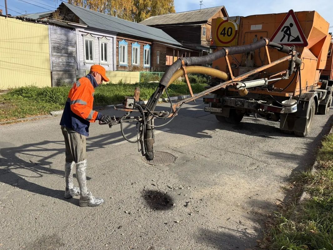 Дорожные службы Ульяновска приступили к устранению колейности на Московском шоссе Дорожные службы Ульяновска приступили к устранению колейности на Московском шоссе
