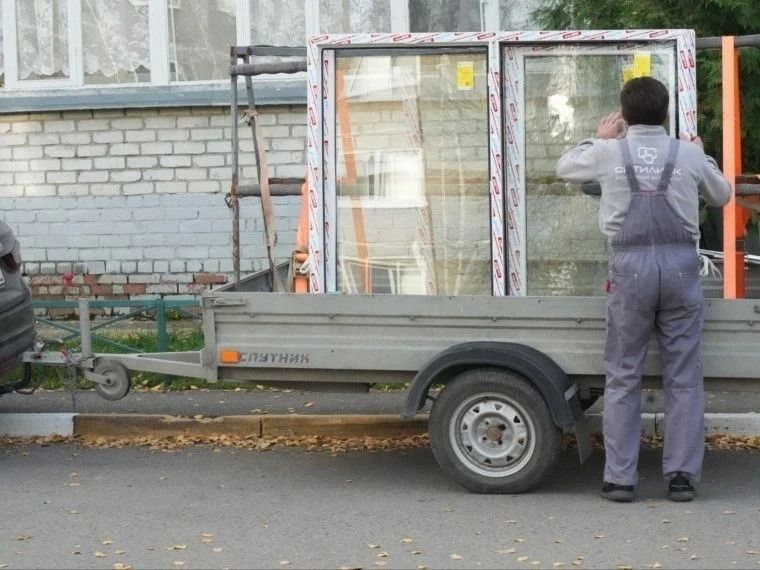 320 окон заменили в домах Ульяновска, пострадавших от атаки беспилотников 320 окон заменили в домах Ульяновска, пострадавших от атаки беспилотников