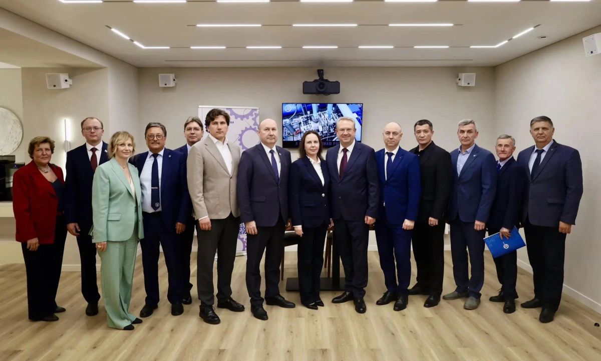 От кадров до соцподдержки: Ульяновская область и СоюзМаш закрепили направления сотрудничества От кадров до соцподдержки: Ульяновская область и СоюзМаш закрепили направления сотрудничества