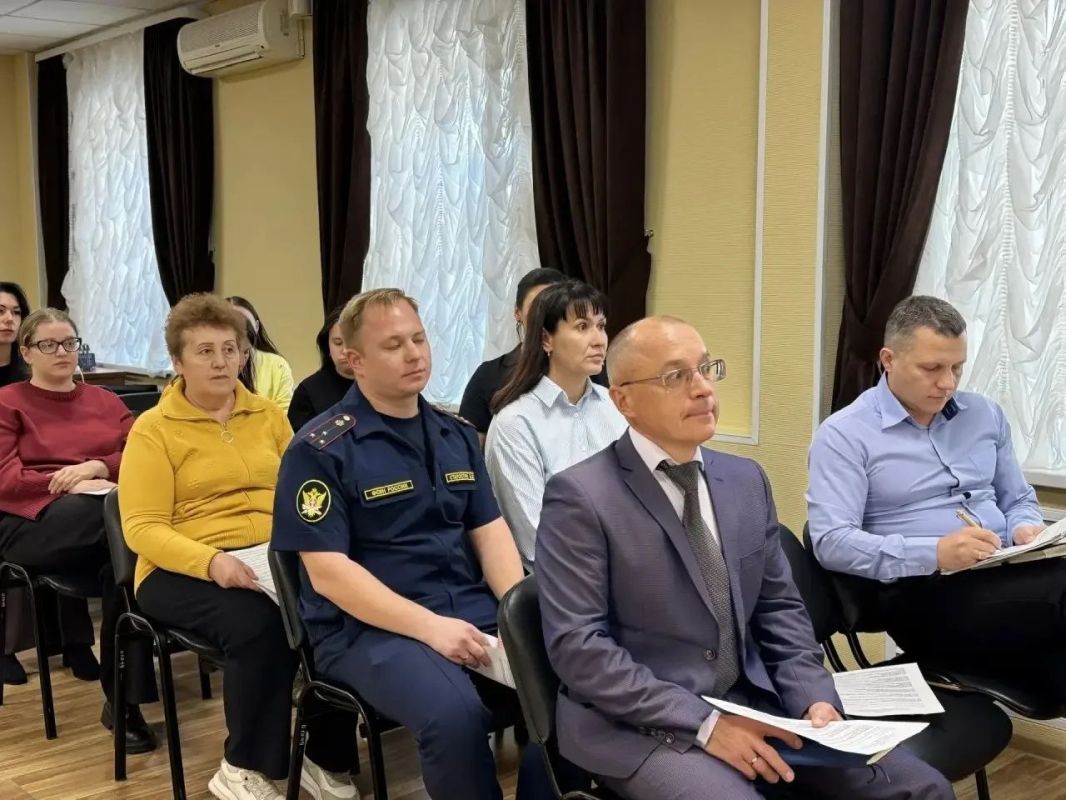 Старший помощник прокурора Засвияжского района г. Ульяновска Шарафутдинов Р.Ш. принял участие в заседании комиссии по делам несовершеннолетних и защите их прав при администрации Засвияжского района г. Ульяновска Старший помощник прокурора Засвияжского района г. Ульяновска Шарафутдинов Р.Ш. принял участие в заседании комиссии по делам несовершеннолетних и защите их прав при администрации Засвияжского района г. Ульяновска