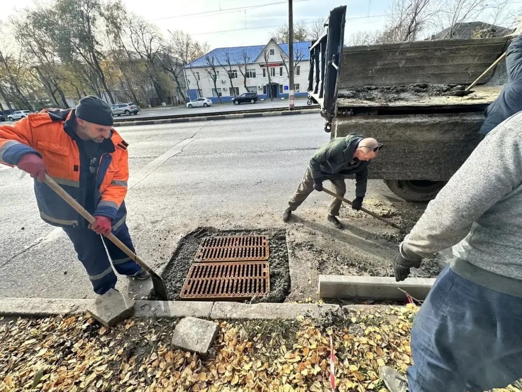 На проспекте Нариманова восстановили ливневые решётки и колодцы дождевой канализации На проспекте Нариманова восстановили ливневые решётки и колодцы дождевой канализации