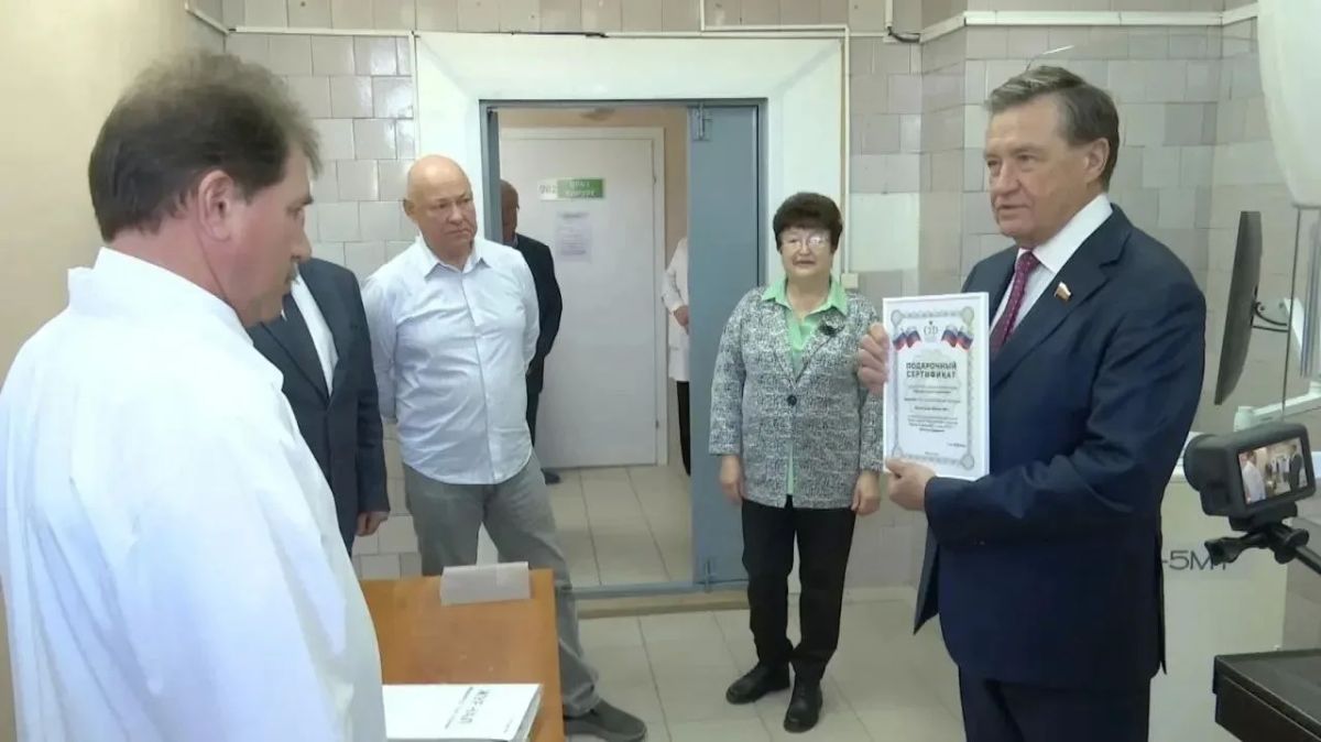 Сенатор Сергей Рябухин передал Сурской районной больнице в Ульяновской области маммограф «Маммо-5МТ» Сенатор Сергей Рябухин передал Сурской районной больнице в Ульяновской области маммограф «Маммо-5МТ»