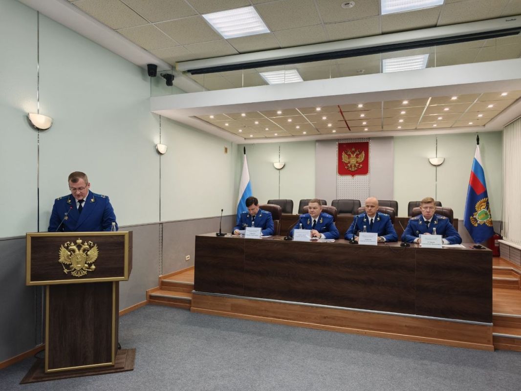 Сегодня, 27 октября 2026 года, проведено расширенное заседание коллегии прокуратуры Ульяновской области, на котором рассмотрены вопросы состояния законности и практики прокурорского надзора за исполнением требований... Сегодня, 27 октября 2026 года, проведено расширенное заседание коллегии прокуратуры Ульяновской области, на котором рассмотрены вопросы состояния законности и практики прокурорского надзора за исполнением требований...