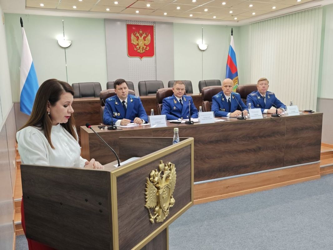 Сегодня, 27 октября 2026 года, проведено расширенное заседание коллегии прокуратуры Ульяновской области, на котором рассмотрены вопросы состояния законности и практики прокурорского надзора за исполнением требований... Сегодня, 27 октября 2026 года, проведено расширенное заседание коллегии прокуратуры Ульяновской области, на котором рассмотрены вопросы состояния законности и практики прокурорского надзора за исполнением требований...