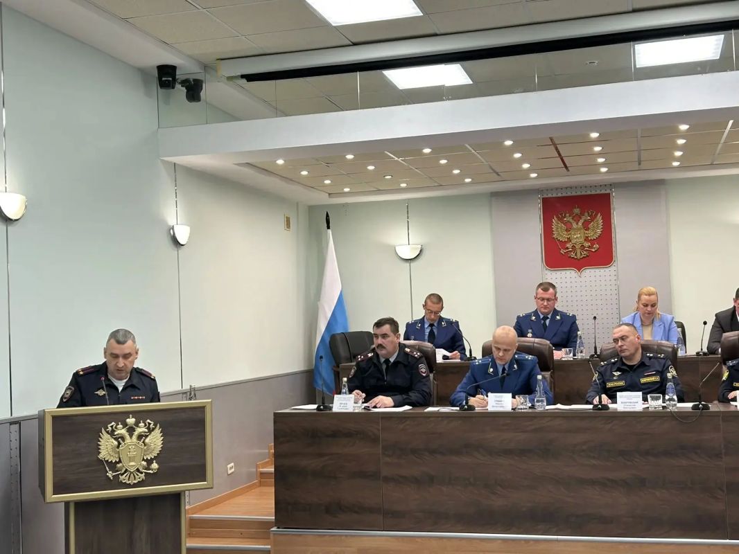 Под председательством заместителя прокурора области Гришина М.В. состоялось межведомственное совещание по вопросу принятия дополнительных мер, направленных на укрепление состояния законности в сфере профилактики совершения... Под председательством заместителя прокурора области Гришина М.В. состоялось межведомственное совещание по вопросу принятия дополнительных мер, направленных на укрепление состояния законности в сфере профилактики совершения...
