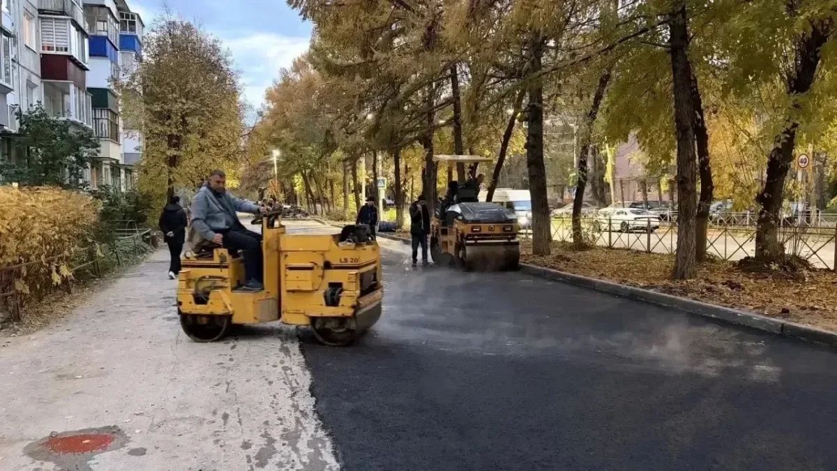 На Полбина, 44 устранили замечания по асфальтированию парковочной зоны На Полбина, 44 устранили замечания по асфальтированию парковочной зоны
