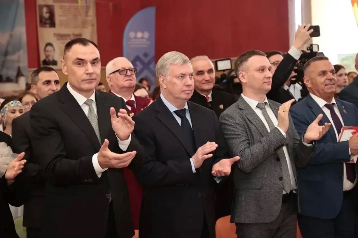 12 регионов ПФО объединила первая молодёжная профильная смена Ассамблеи народов России «Код — единство» 12 регионов ПФО объединила первая молодёжная профильная смена Ассамблеи народов России «Код — единство»