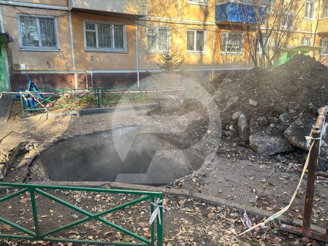 К нам обратились жильцы дома №56 по улице Кузоватовской К нам обратились жильцы дома №56 по улице Кузоватовской