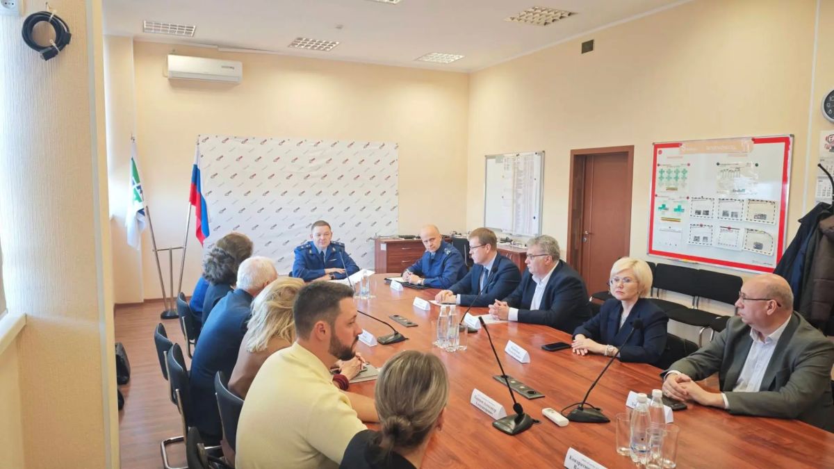 Прокурор Ульяновской области провел встречу с субъектами предпринимательства Прокурор Ульяновской области провел встречу с субъектами предпринимательства