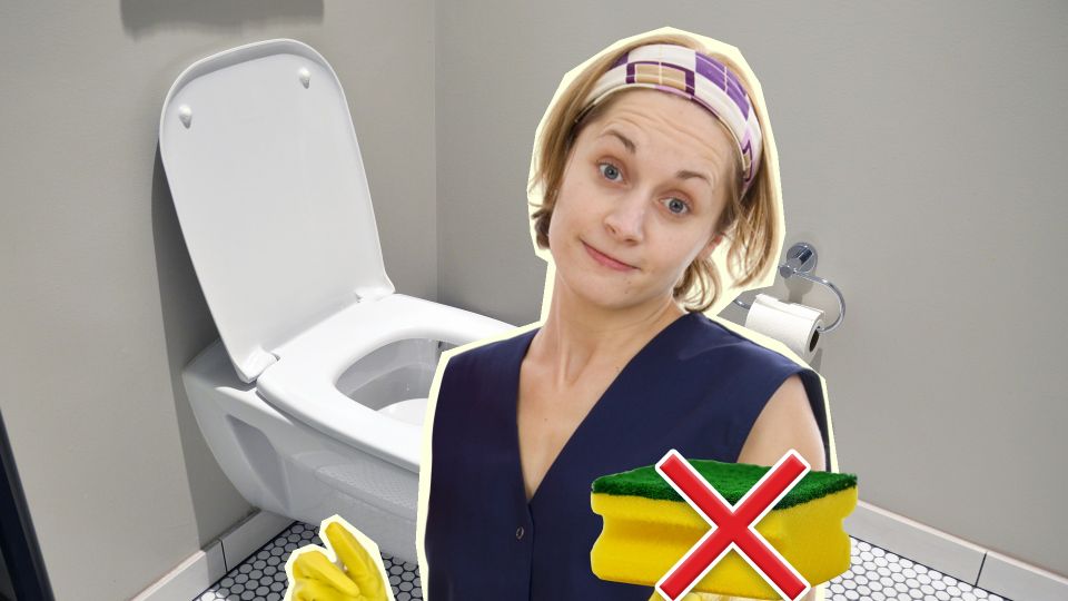 Унитаз нужно мыть не губкой: самый стойкий налет исчезнет в два счета