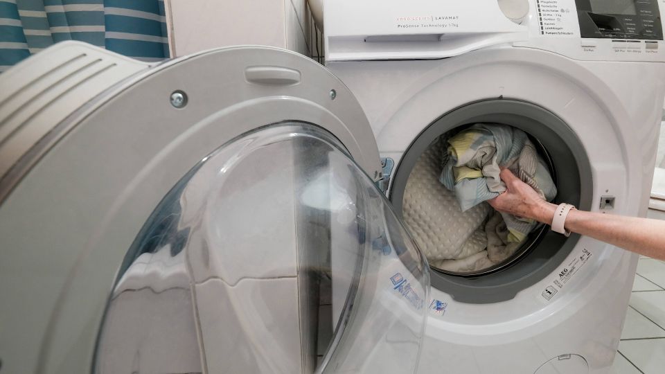 Старо как мир: какие вещи давно можно стирать в машинке
