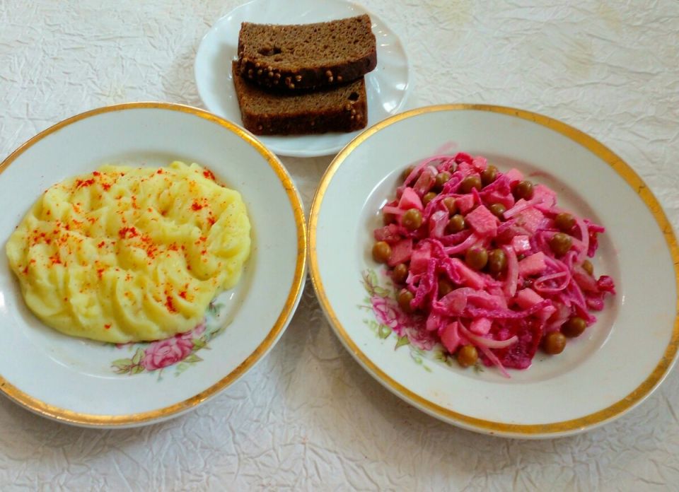 Из самых простых продуктов рождается почти диетический овощной салат