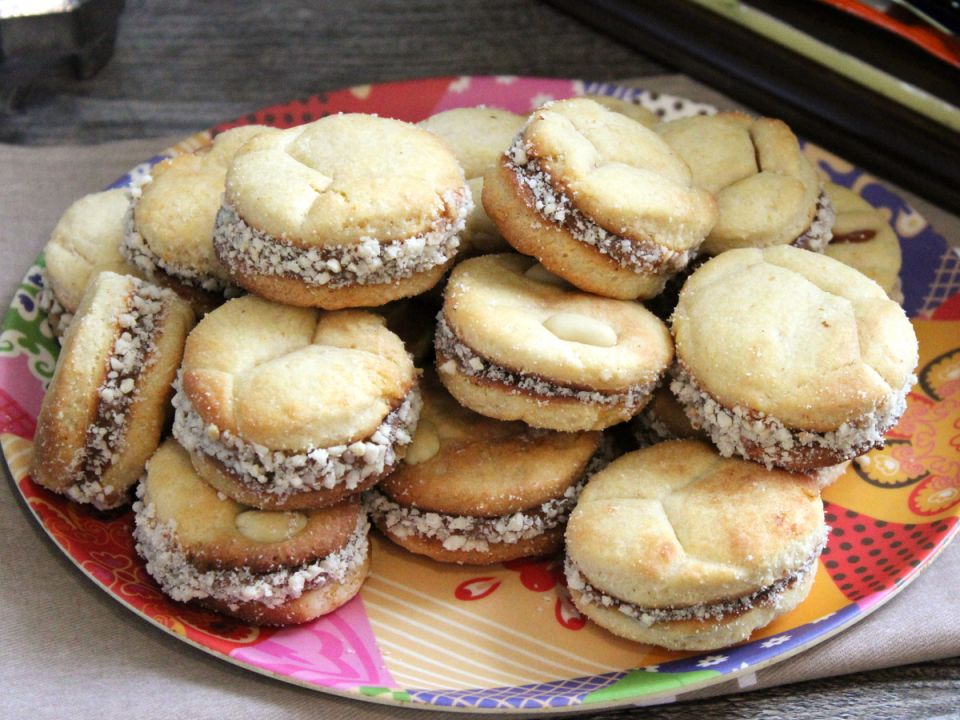 Вкусные десерты без хлопот: как вдохновить внуков на отказ от магазинных сладостей